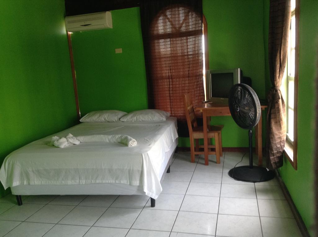 Amelia Guest House ซานเปโดร ภายนอก รูปภาพ