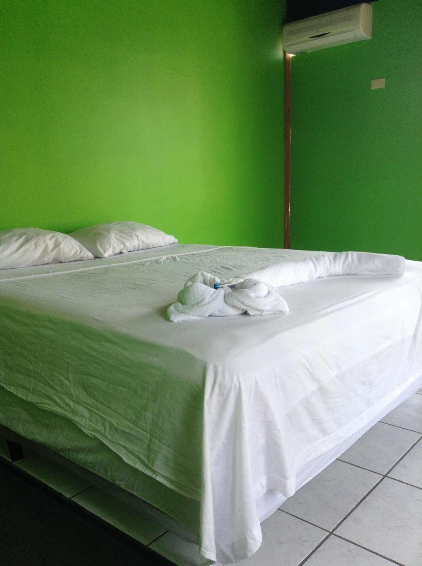 Amelia Guest House ซานเปโดร ภายนอก รูปภาพ